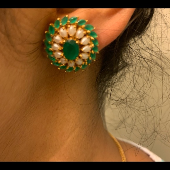 earrings(studs) - Picture 4 of 4